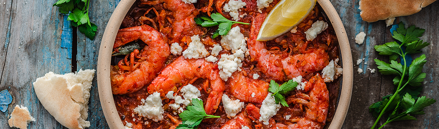 Γαρίδες σαγανάκι με τομάτα, φέτα και ούζο