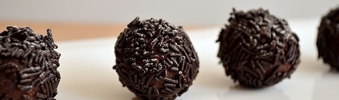 Χριστουγεννιάτικα Ωμοφαγικά Τρουφάκια με Παντζάρι